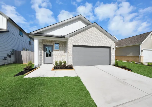 Photo 1 of Single family home for sale at 8811 Bird Branch Dr, Houston, TX 77078 | MLS# 10919184 | Listing updated on 2026-09-20