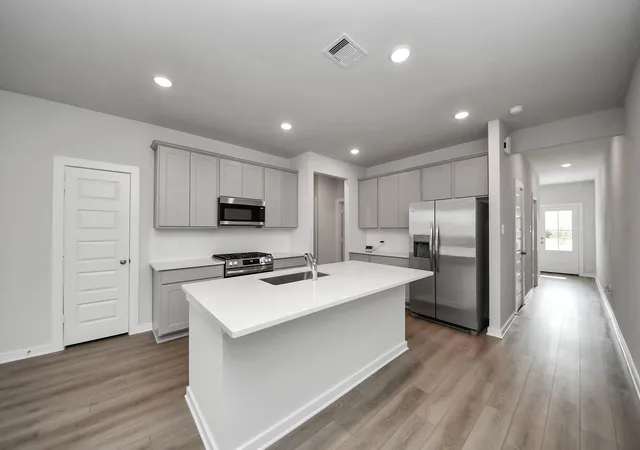 Photo 4 of Single family home for sale at 8811 Bird Branch Dr, Houston, TX 77078 | MLS# 10919184 | Listing updated on 2026-09-20