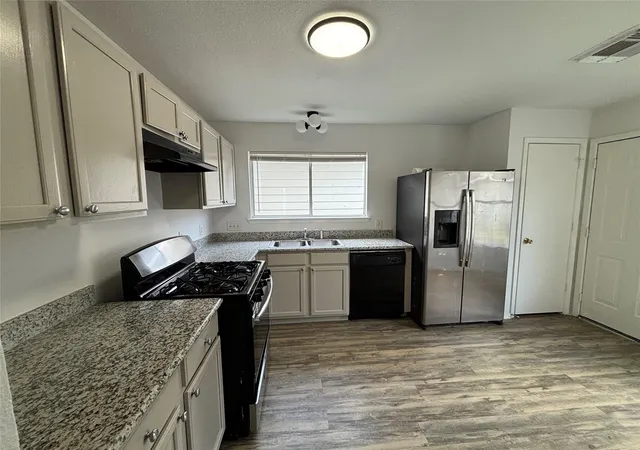 Photo 4 of Single family home for sale at 1123 Verde Trails Dr, Houston, TX 77073 | MLS# 23079736 | Listing updated on 2026-07-29