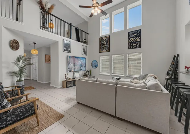 Photo 4 of Single family home for sale at 10502 Watershed Dr, Rosharon, TX 77583 | MLS# 11319165 | Listing updated on 2026-09-23