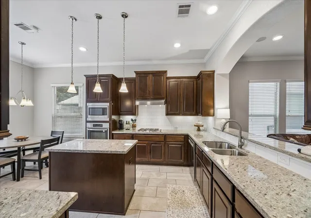 Photo 2 of Single family home for sale at 2809 Shadow Woods Ct, Houston, TX 77043 | MLS# 86680783 | Listing updated on 2026-08-28