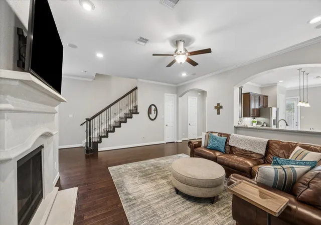 Photo 3 of Single family home for sale at 2809 Shadow Woods Ct, Houston, TX 77043 | MLS# 86680783 | Listing updated on 2026-08-28