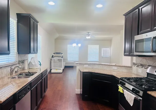 Photo 4 of Single family home for sale at 18911 Morant Bay Dr, Richmond, TX 77407 | MLS# 66359692 | Listing updated on 2026-09-19