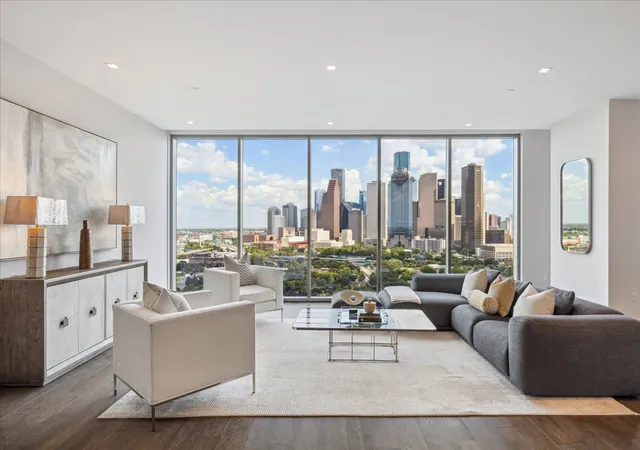 1st image of 1711 Allen Pkwy #1805, Houston, TX 77019 | MLS# 87716495