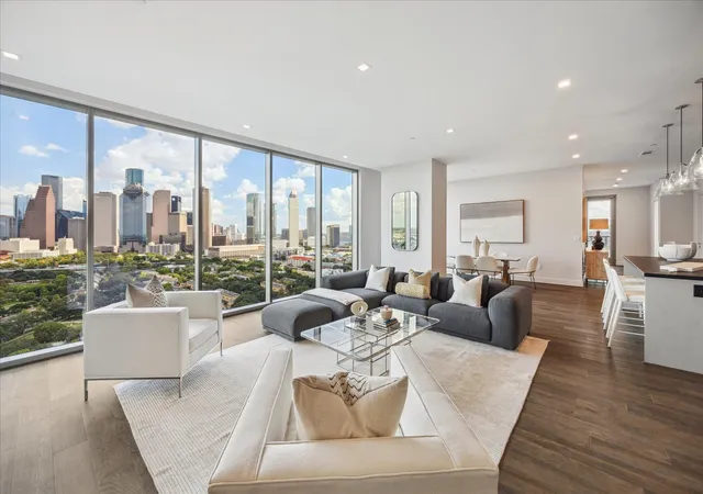 Photo 3 of Condo for sale at 1711 Allen Pkwy #1805, Houston, TX 77019 | MLS# 87716495 | Listing updated on 2026-09-12