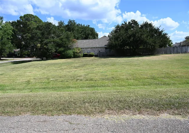 Photo 2 of Land for sale at 00000 West Shore Dr, Willis, TX 77318 | MLS# 3766925 | Listing updated on 2026-06-18