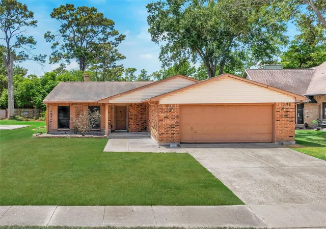 Photo 1 of Sale Pending at 2614 Hummingbird Ln, Humble, TX 77396 | MLS# 35726229 | Listing updated on 2026-09-17