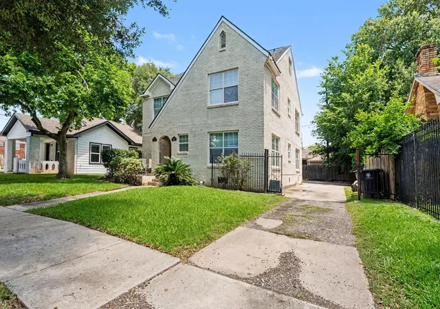 Photo 1 of Multi family home for sale at 3005 Arbor St, Houston, TX 77004 | MLS# 58023298 | Listing updated on 2026-08-25