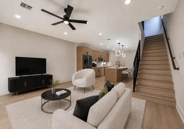 2nd image of 7930 Corinth St, Houston, TX 77051 | MLS# 78660896