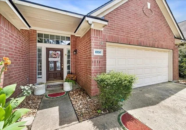 Photo 2 of Single family home for sale at 6230 Kristen Park Ln, Humble, TX 77346 | MLS# 32054953 | Listing updated on 2026-09-07