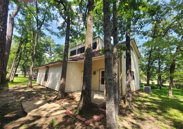 Photo 3 of Single family home for sale at 26605 Orchid Ct, Huntsville, TX 77320 | MLS# 22894785 | Listing updated on 2026-09-19