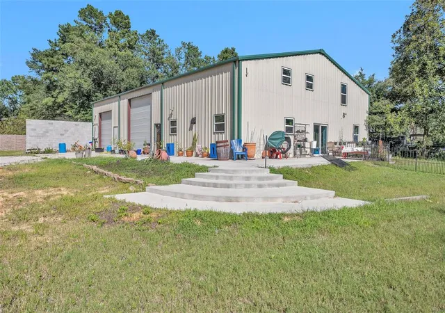 Photo 3 of Single family home for sale at 10780 Stidham Rd, Conroe, TX 77302 | MLS# 6236171 | Listing updated on 2026-05-31