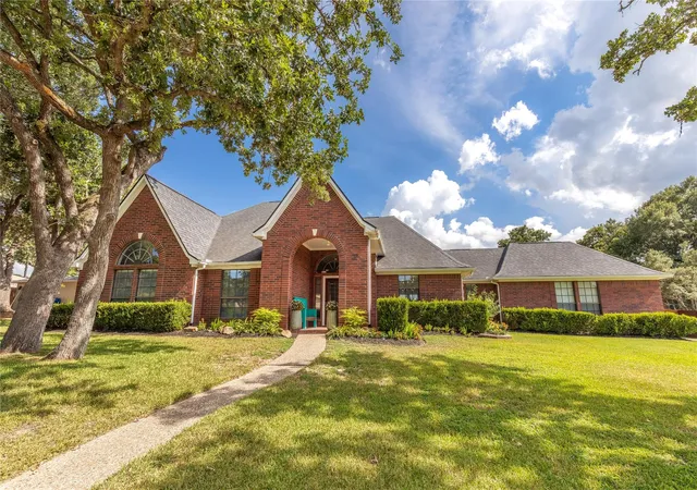 Homes for sale in Bellville, TX | 227 Briarwood Dr, Bellville, TX 77418 | MLS# 50894810