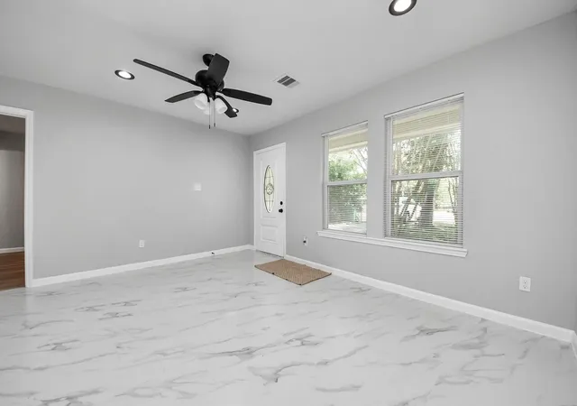 5th image of 4914 Angleton St, Houston, TX 77033 | MLS# 87228243
