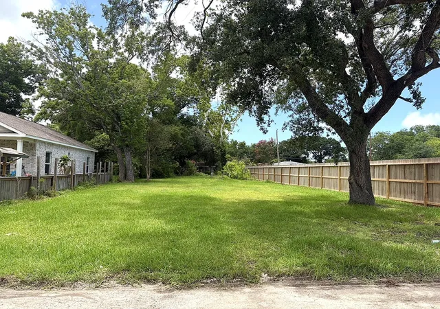 Photo 3 of Land for sale at 2930 3rd Avenue N, Texas City, TX 77590 | MLS# 43319067 | Listing updated on 2026-08-21