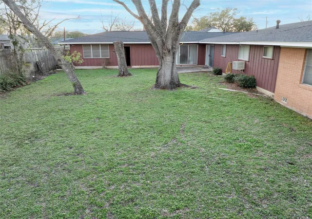 23rd image of 302 Baumgarten St, Schulenburg, TX 78956 | MLS# 13724288