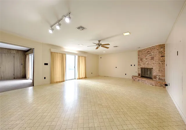 4th image of 302 Baumgarten St, Schulenburg, TX 78956 | MLS# 13724288