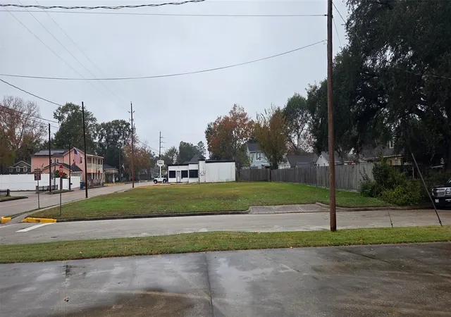 Photo 1 of Land for sale at 711 E Main St, Humble, TX 77338 | MLS# 13253059 | Listing updated on 2026-07-31