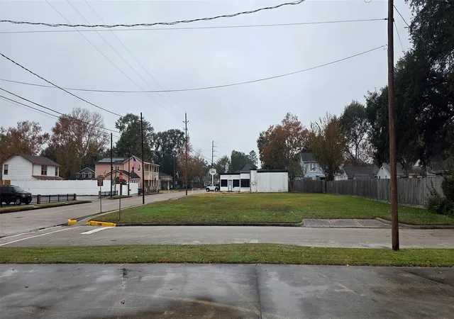 Photo 2 of Land for sale at 711 E Main St, Humble, TX 77338 | MLS# 13253059 | Listing updated on 2026-07-31