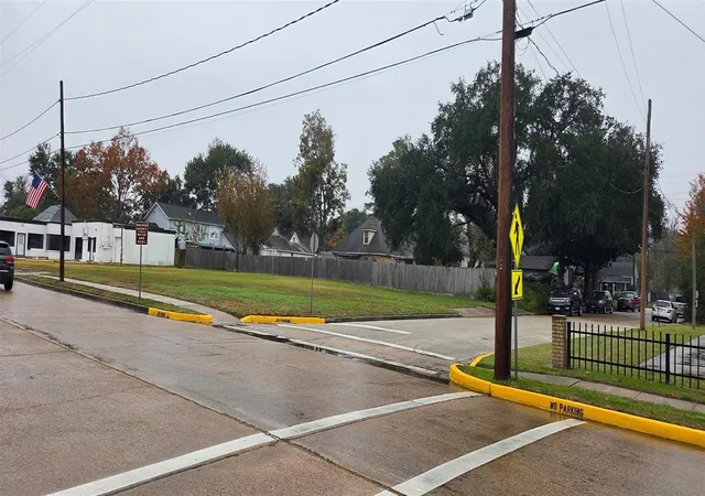Photo 3 of Land for sale at 711 E Main St, Humble, TX 77338 | MLS# 13253059 | Listing updated on 2026-07-31