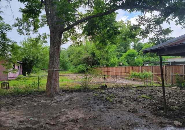 image of 872 Lovers Ln, Houston, TX 77091 | MLS# 10245133