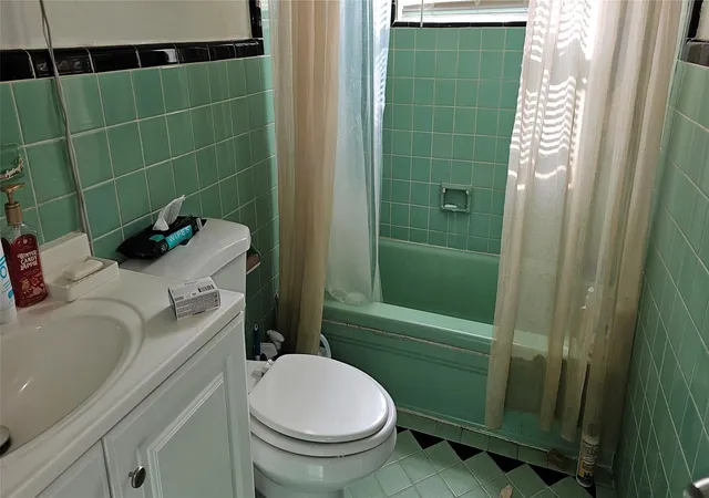 image of 872 Lovers Ln, Houston, TX 77091 | MLS# 10245133