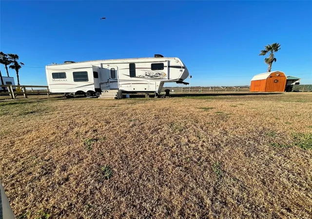 2nd image of 188 189 County Road 299 Heron, Bay City, TX 77414 | MLS# 94172318