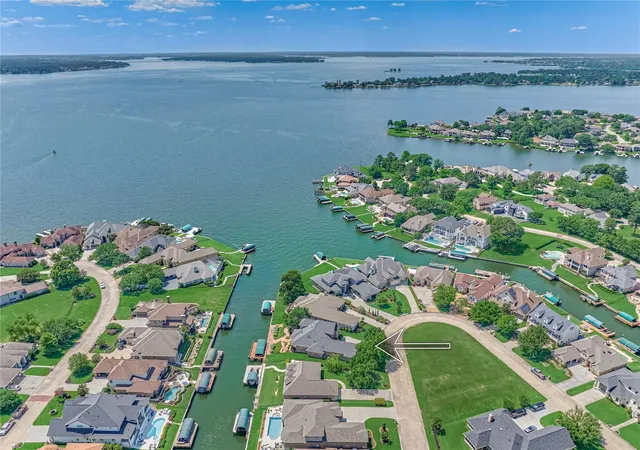 3rd image of 12336 Oak Bend Cir, Conroe, TX 77304 | MLS# 10744848
