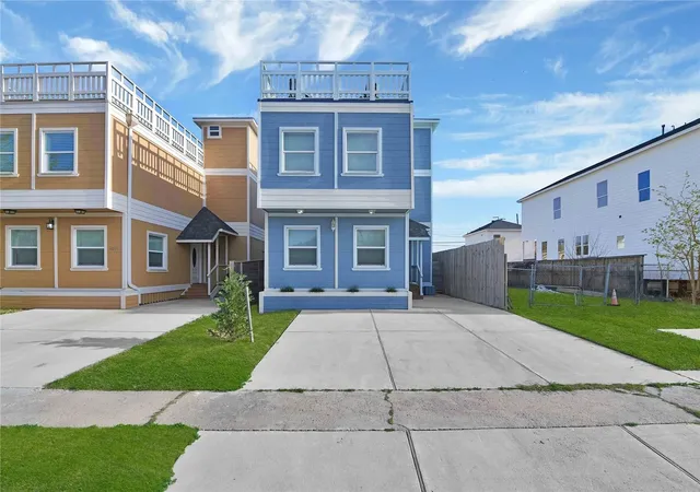 Homes for sale in Galveston, TX | 4013 Ave N 1/2, Galveston, TX 77550 | MLS# 48188249