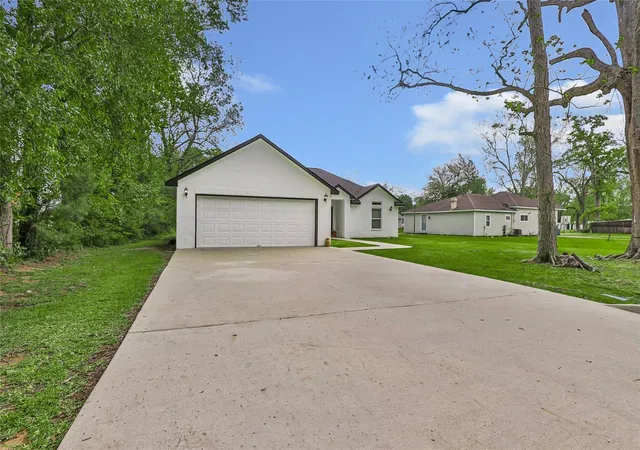 Photo 2 of Single family home for sale at 451 County Rd 2358, Liberty, TX 77575 | MLS# 14984550 | Listing updated on 2026-08-10
