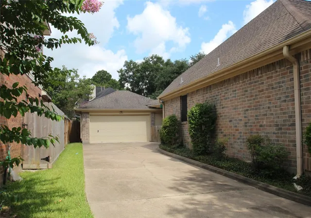 Photo 3 of Single family home for sale at 21806 Moortown Cir, Katy, TX 77450 | MLS# 87033774 | Listing updated on 2026-07-27