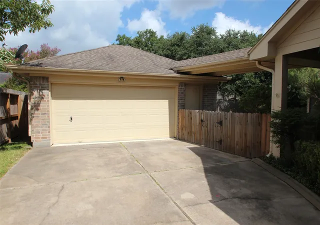 Photo 3 of Single family home for sale at 21806 Moortown Cir, Katy, TX 77450 | MLS# 87033774 | Listing updated on 2026-07-27