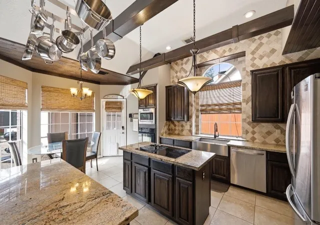 Photo 3 of Single family home for sale at 2202 Parkview Ln, Missouri City, TX 77459 | MLS# 66548486 | Listing updated on 2026-09-19