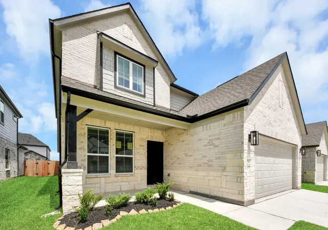 Photo 2 of Single family home for sale at 11822 Royal Willow Ln, Houston, TX 77066 | MLS# 34456858 | Listing updated on 2026-08-18