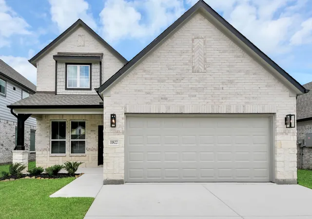 Photo 3 of Single family home for sale at 11822 Royal Willow Ln, Houston, TX 77066 | MLS# 34456858 | Listing updated on 2026-08-18