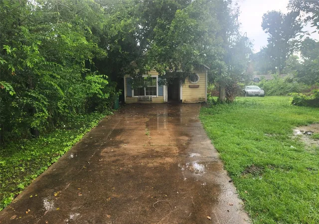 1st image of 10517 Wicklowe St, Houston, TX 77016 | MLS# 73517955