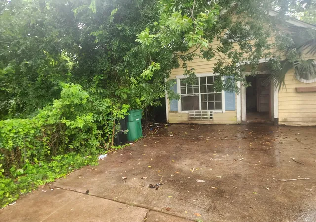 3rd image of 10517 Wicklowe St, Houston, TX 77016 | MLS# 73517955