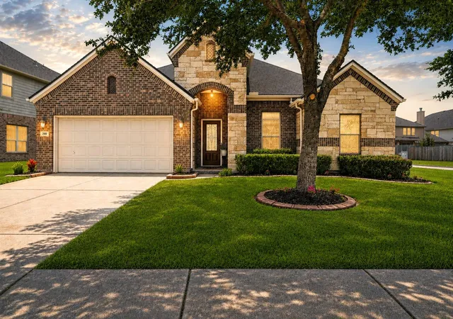 Homes for sale in League City, TX | 298 West Fork Dr, League City, TX 77573 | MLS# 85018256
