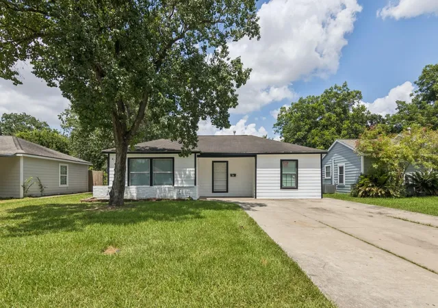 Photo 1 of Single family home for sale at 1408 Scarborough Ln, Pasadena, TX 77502 | MLS# 4699477 | Listing updated on 2026-07-16