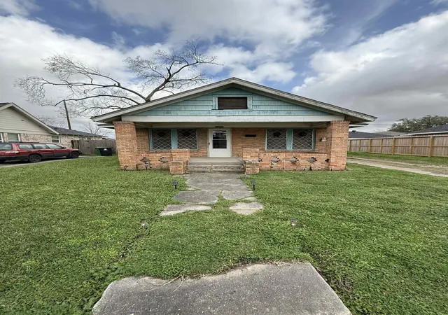 Photo 1 of Single family home for sale at 7351 Walker St, Houston, TX 77011 | MLS# 11163650 | Listing updated on 2026-07-29
