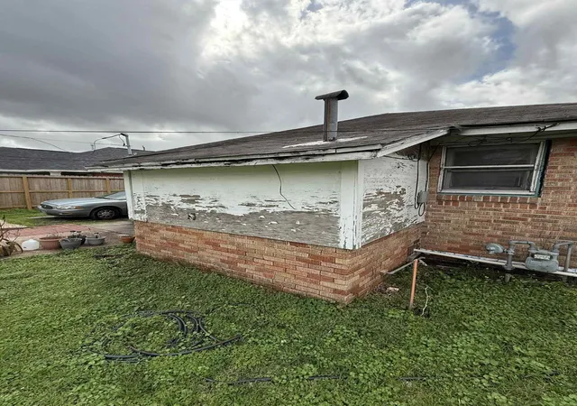 Photo 3 of Single family home for sale at 7351 Walker St, Houston, TX 77011 | MLS# 11163650 | Listing updated on 2026-07-29