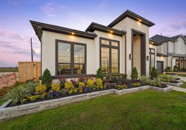 Photo 2 of Single family home for sale at 5057 Wildtree Crk S, Montgomery, TX 77316 | MLS# 48371286 | Listing updated on 2026-09-13