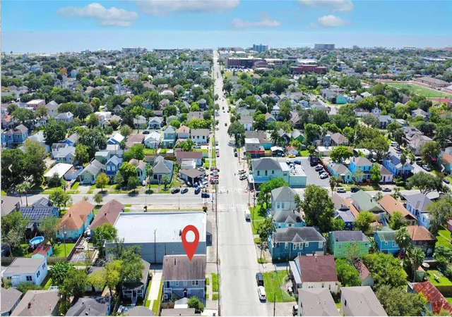 Photo 2 of Multi family home for sale at 1612 39th St, Galveston, TX 77550 | MLS# 17952141 | Listing updated on 2026-09-14