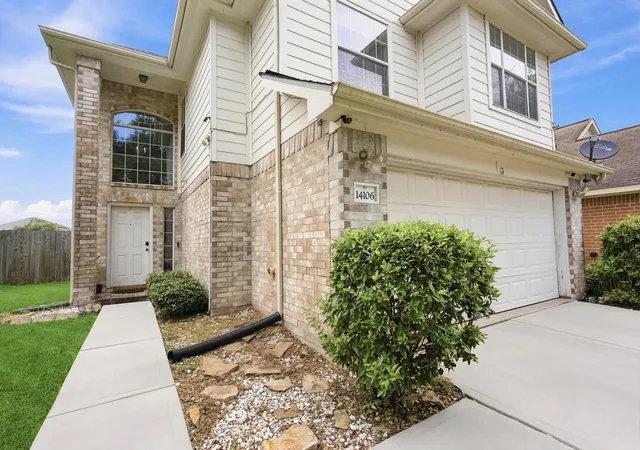 Photo 4 of Single family home for sale at 14106 Bishop Bnd Ln, Houston, TX 77047 | MLS# 6778675 | Listing updated on 2026-07-20