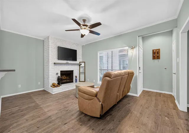 Photo 2 of Condo for sale at 2001 Bering Dr #3D, Houston, TX 77057 | MLS# 33598585 | Listing updated on 2026-10-01