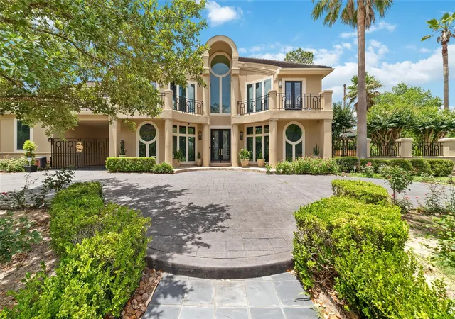 Photo 2 of Single family home for sale at 2814 Cedar Woods Pl, Houston, TX 77068 | MLS# 95115917 | Listing updated on 2026-05-15
