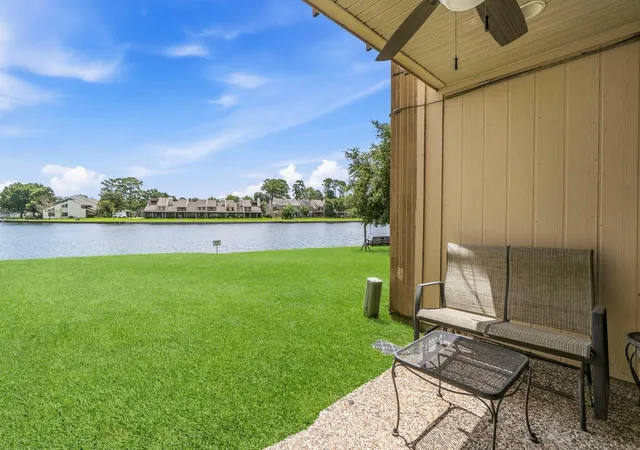 3rd image of 12600 Melville Dr #101/102, Montgomery, TX 77356 | MLS# 39284466