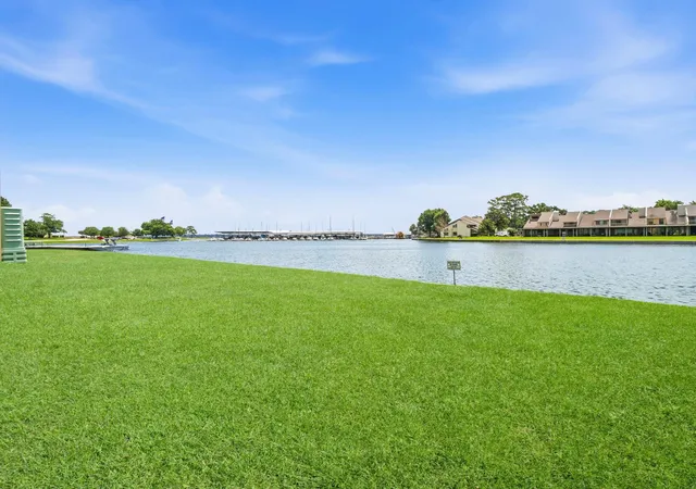 5th image of 12600 Melville Dr #101/102, Montgomery, TX 77356 | MLS# 39284466