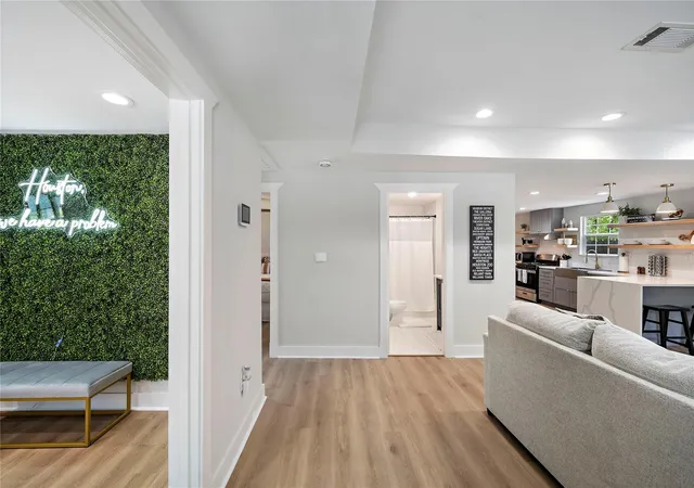 5th image of 1120 W 21St St, Houston, TX 77008 | MLS# 59101240