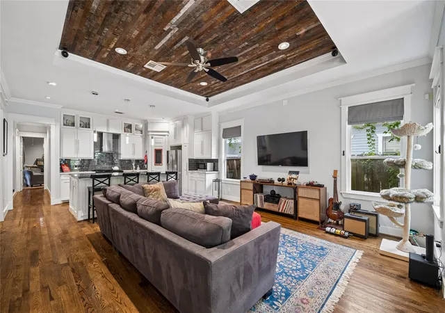 Photo 3 of Single family home for sale at 1105 Tabor St, Houston, TX 77009 | MLS# 91072283 | Listing updated on 2026-09-18
